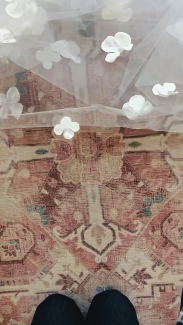 🤍 Introducing Roble — our utterly romantic new basque that’s destined to steal your heart. With delicate petal straps designed to gently drape over the arms, Roble pairs effortlessly with our scattered petal veil for a dreamy layered effect.
Complete the look with a voluminous princess tulle skirt, vintage pearls, statement floral earrings, and pearl-encrusted heels — the ultimate bridal fantasy. We’re obsessed.
Can someone please let us get married again?
All accessories are available to try on during your bridal appointment in-store.
💍 Calling all 2026 brides — book now and fall in love with your out collection.
#surreybridalboutique #romanticbride #romanticweddingdress #2026bride #basque #bridalcorset #corset #petalveil