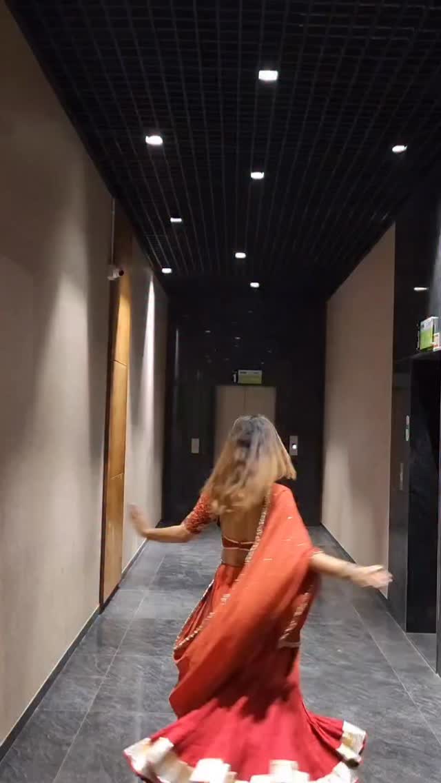 “Layers of shade, threads of passion — worn by the woman who started it all 💫”
#FounderStyle #MeeraCouture #TraditionalWithATwist #CoutureJourney #MadeWithLove