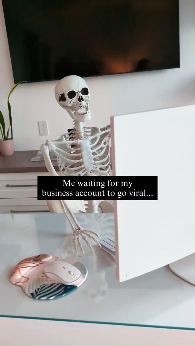 Stop. You don't need to go viral to be a social media success. If posting to grow your business, focus on quality over quantity. Trust me.
#socialmediamanager #instagramforbusiness #onlinemarketing #halloween #skeletons #WFH #smm