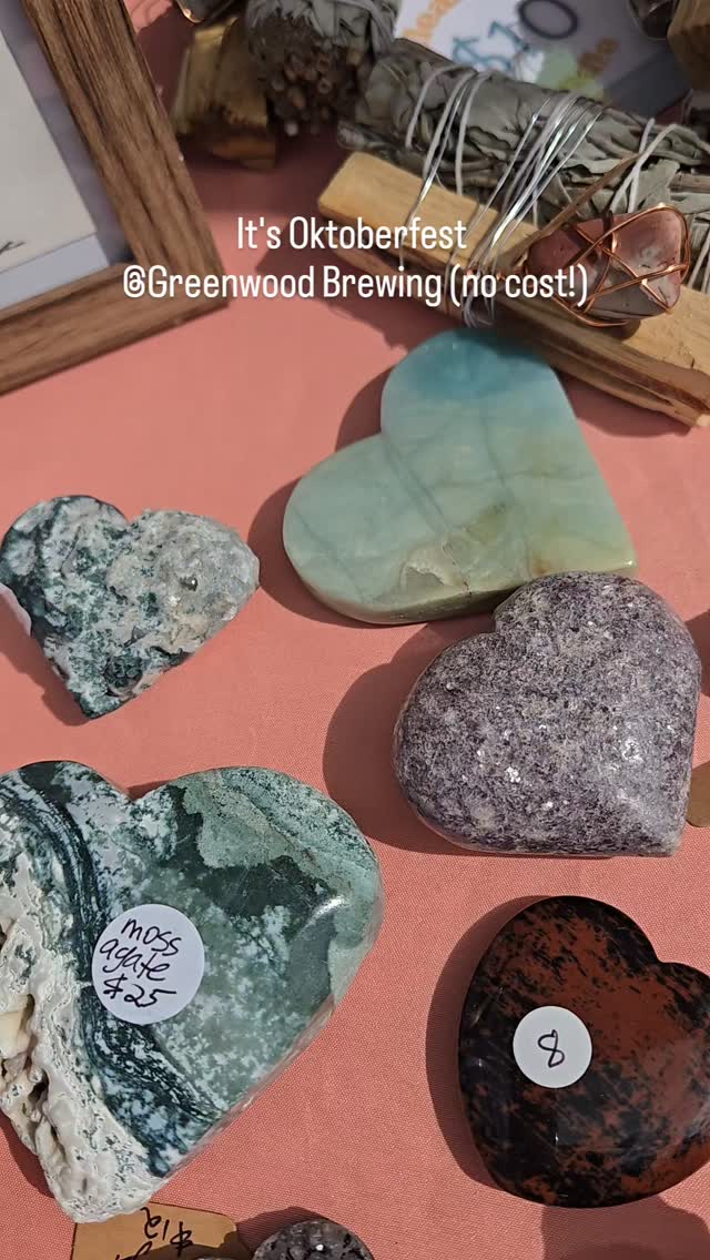 🍻 Prost, Phoenix! I’m all set up at Greenwood Brewing’s 5-Year Anniversary + First-Ever Oktoberfest Block Party on Roosevelt Row! 🎉
Come find the Mosaic Picnic tent — I’ll be here all day with art, crystals, DIY kits, and creative treasures 💎✨
It’s FREE to come, and for $15 you get a limited-edition Greenwood Brewing stein — refills are only $5 all day (and all weekend!) 🙌
✨ What’s happening:
🎶 Live music all day + headliners tonight
🍔 Local food + pop-ups
🎨 Family-friendly fun 12–6 PM
🍺 Collab brews + seasonal beer releases
We’re shutting down 5th Street for the ultimate Oktoberfest block party — come hang out, grab a beer, and say hi! 💛
📍 Greenwood Brewing, 5th Street, Phoenix, AZ
📅 Saturday, Oct 11 | 12–10 PM
#MosaicPicnic #GreenwoodBrewing #Oktoberfest #RooseveltRow #PhoenixEvents #LocalArtist #SupportLocal #BlockPartyVibes #Phoenix