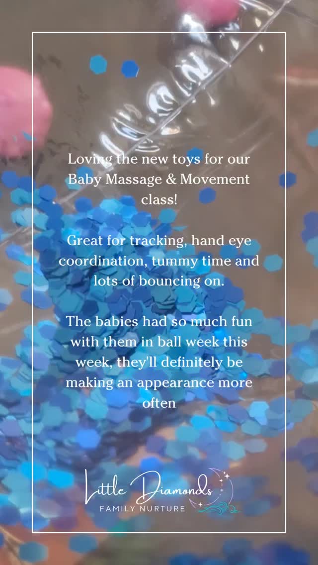 ✨️ NEW TOYS!!! ✨️
I love the new toys for our Baby Massage & Movement class!
Great for tracking, hand eye coordination, tummy time, and lots of bouncing on.
The babies had so much fun with them in ball week this week that they'll definitely be making an appearance more often.
Plus, who doesn't love a bit of glitter in their lives ✨️
#babyyoga #corestrength #babydevelopment