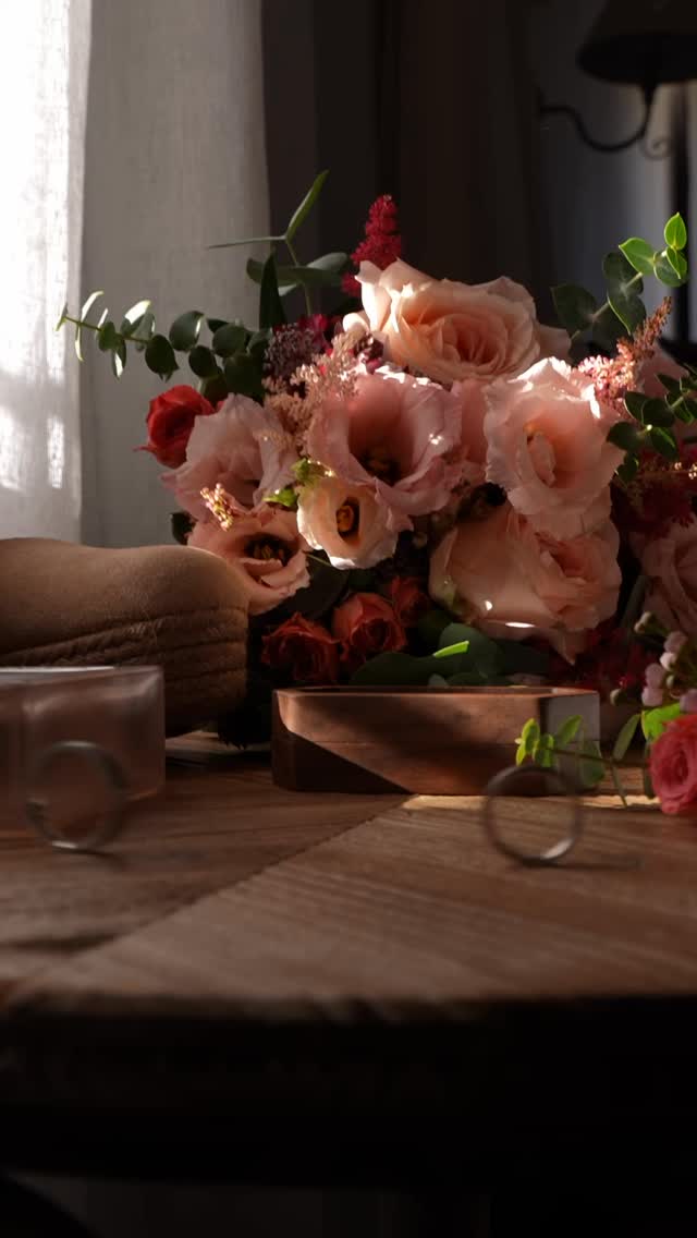 Hay días que merecen ser recordados para siempre.
Nosotros los convertimos en recuerdos que cobran vida.
Gracias @irene_rp y David por confiar en nosotros para capturar vuestra historia. 🤍