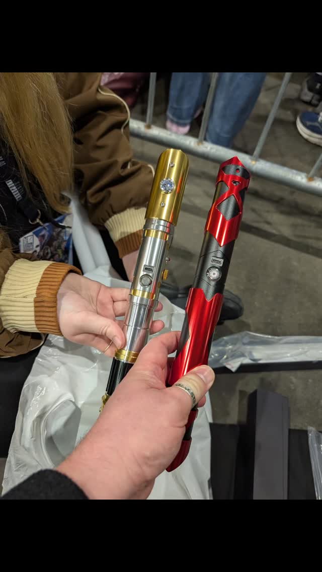 Star Wars and Dr. Who - didn't get much better for a big nerd like @drawingstuff8519 and I.
#comiconscotland2025