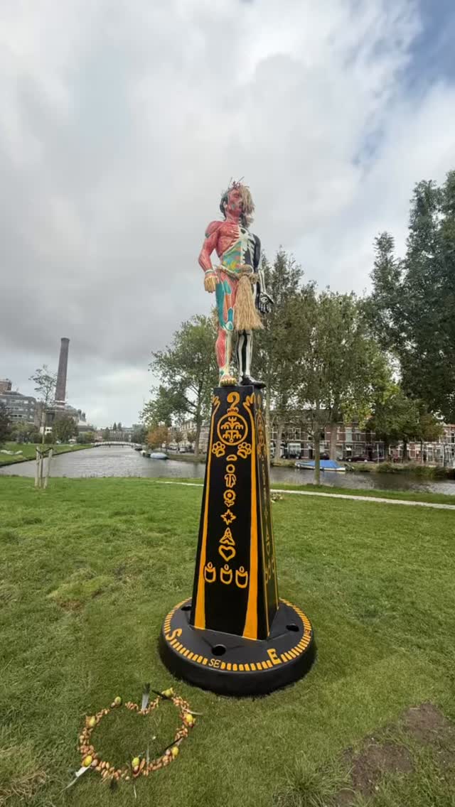 âš BabalĂș AyĂ© is still blessing Leiden! âš
If youâre walking through Singelpark Leiden, take a moment to stop by and experience my installation BabalĂș AyĂ© â a powerful altar of healing, resilience, and transformation.
This piece is dedicated to the Orisha of illness and recovery, created to honor ancestral strength and spiritual balance. Standing before it, you might feel the energy of renewal and reflection â a reminder that even through pain, thereâs beauty and rebirth.
đ Location: Singelpark, Leiden
đŻïž Artwork: BabalĂș AyĂ© by FrĂ© Calmes
Come see it, take your time, and let the spirit of BabalĂș speak to you.
#BabalĂșAyĂ© #FrĂ©Calmes #LeidenArt #SingelparkLeiden #ContemporaryArt #AfroCaribbeanArt #HealingThroughArt #AncestralPower #PublicArt #ArtInLeiden #SpiritualArt #Afrofuturism