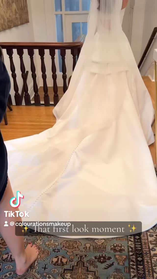 First look moment for my beautiful bride Jess 💖
Makeup + hair by me @colourationsmakeup
Bookings ⬇️
www.colourations.ca
#colourationsmakeup
Luxury wedding makeup and hair Kingston Ontario makeup artist
Kingston Ontario hairstylist
Prince Edward County makeup artist
Prince Edward County hairstylist
1000 islands makeup artist
Quinte West Ontario makeup artist
Eastern Ontario makeup artist
Ottawa makeup artist
Kingston Ontario airbrush makeup artist
Prince Edward county airbrush makeup artist
Soft glam makeup, natural bridal makeup, flawless natural bridal beauty, bridal makeup and hair, flawless airbrush makeup, wedding party makeup and hair, kingston wedding vendors, prince Edward county wedding vendors, 1000 islands wedding vendors, bridal makeup inspiration, wedding makeup inspiration, wedding hair, wedding makeup
#firstlook #bridallook
#princeedwardcounty #makeupandhair #weddingmakeupartist #pecmakeupartist #ygkhairstylist #ygkmakeupartist #613bride #easternontarioweddings #naturalmakeup #bridal #bridalinspo #kingstonontario