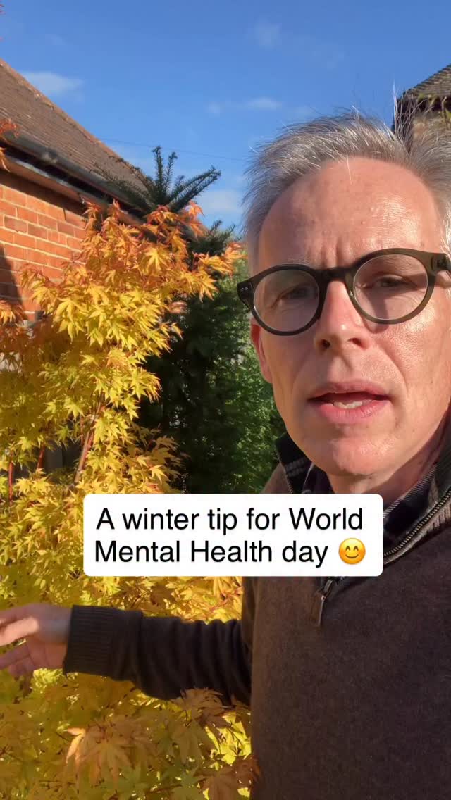 I’ve posted this for #worldmentalhealthday and for anyone who struggles through the winter - arm yourself now with a list of anything and everything you like about the changing seasons and even those dark winter days so that you can reframe how you feel about winter! 😊
What do you like about winter?? 🤔