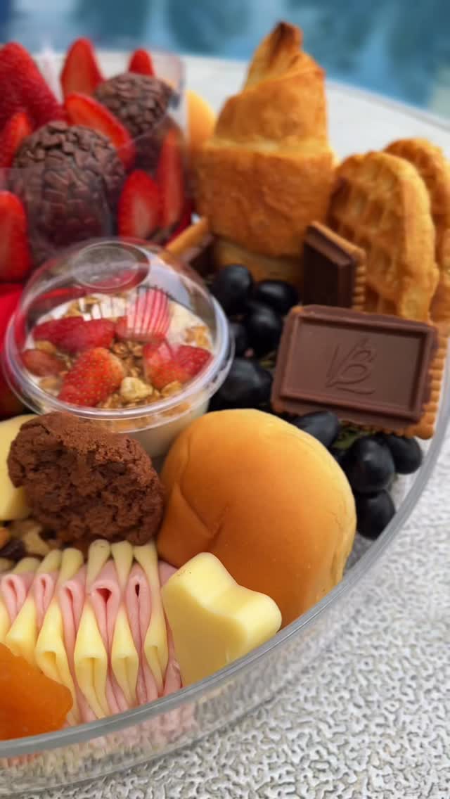 Bolo de brigadeiro caseiro, feito com amor. ❤️
Esse é especialmente feito para o nosso box happy bday — para celebrar a vida de quem você ama! ✨
| deseja presentear alguém especial? entre em contato com a gente!