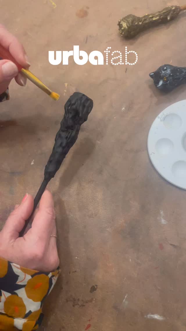 Stage Halloween, apprendre des astuces, partager, fabriquer, se faire plaisir !
.
#urbafab #loisircreatif #activitemanuelle #halloween #marseillekids #diy #ateliercreatif #stage #stagevacances #woodworking #baguettemagique #fabriquersabaguette