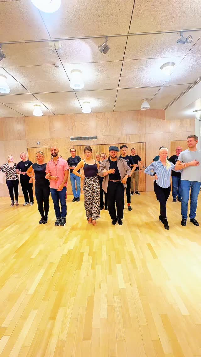 Everyone is welcome to our Level 3 Salsa class
We are going to teach you how to dance in a relaxed way and with a lot of joy, Cuban style and energy.