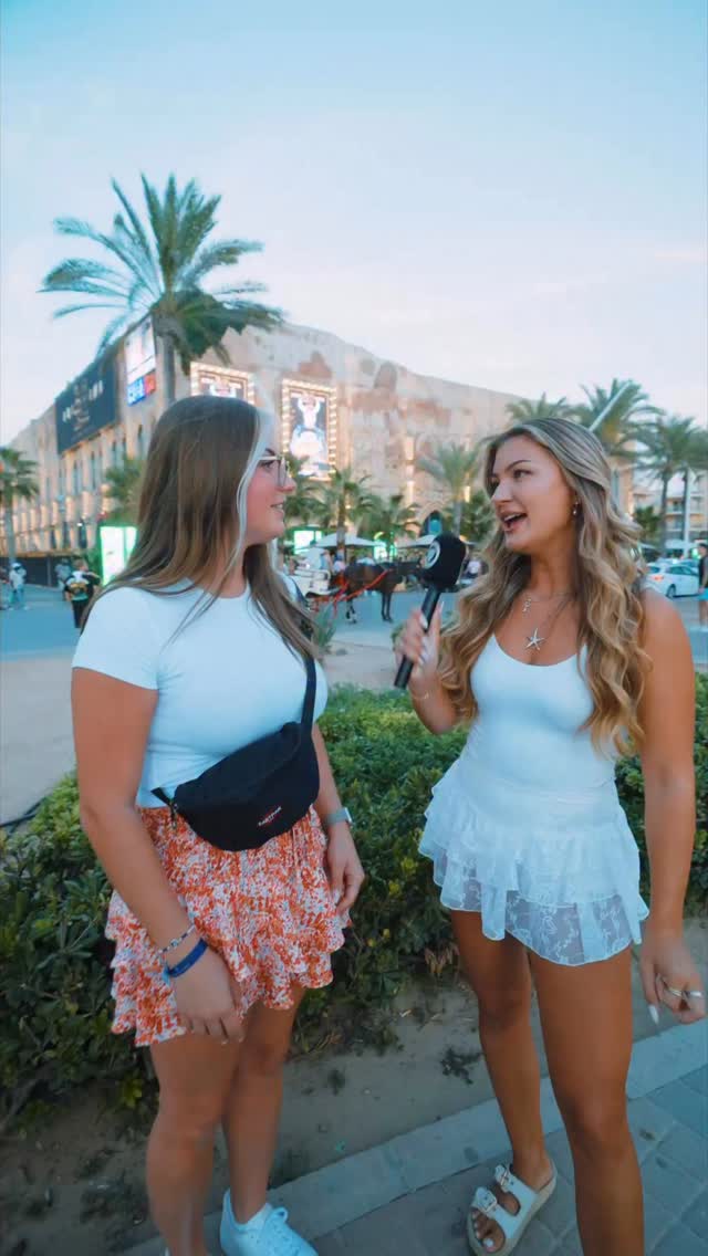 Die Megapark-Straßenumfrage. Gar nicht mal so einfach, Megapark zu sagen, ohne dass sich die Lippen dabei berühren oder bewegen 😄
____
#megapark #straßenumfrage #ifeelmega #unitedpartypeople