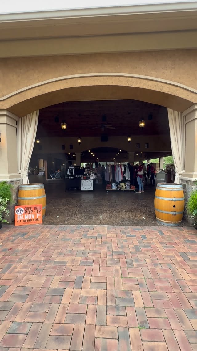 What a perfect fall day at @gervasidestinations!
You showed up big to shop small, sip wine, eat pizza, and enjoy those unbeatable @720market vibes. Grateful for every one of you who made it such a memorable day❤️🍂
#ohiomade #ohiomarket #fallmarket #gervasivineyard #knitwear #leathergoods #fallvibes #makersmarket #thankyou