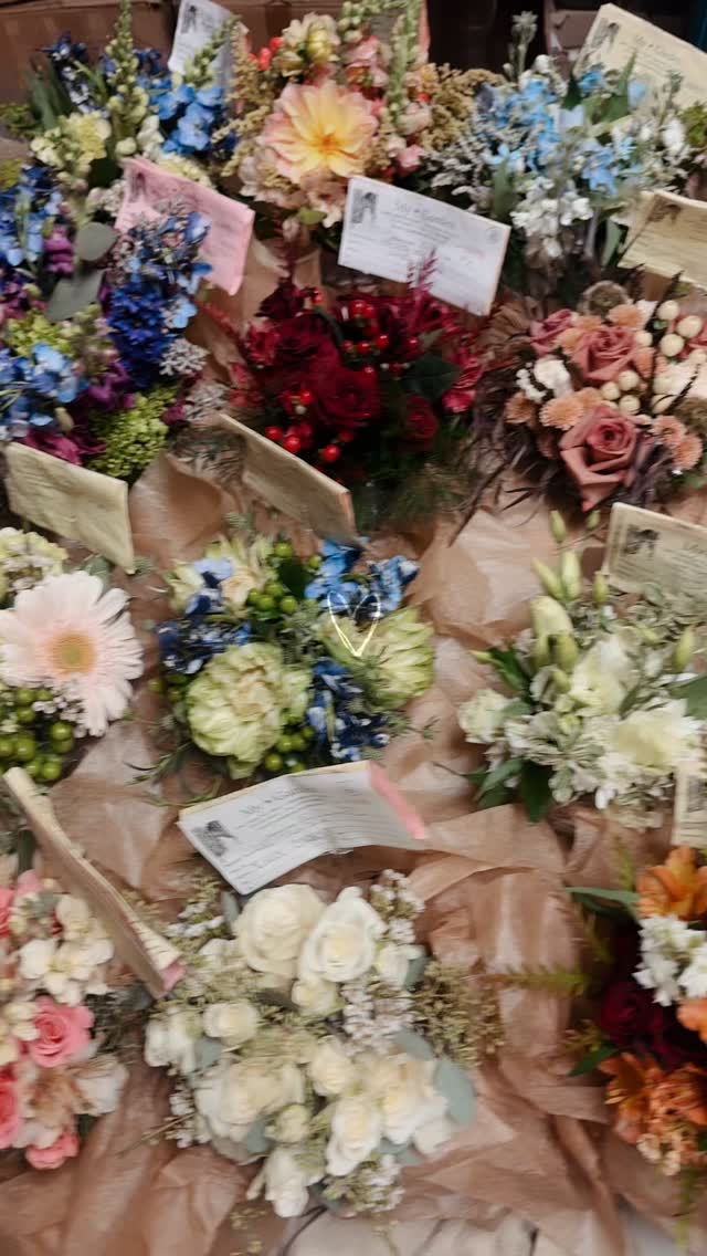 Wrapping up the 2025 HOCO season! โจ๐๐ธ๐
We are so grateful for your orders! Thank you for supporting our small business!! ๐๐ค
Our talented team designed over 100 handhelds & wrist corsages for today! ๐
#mygardenfloral #florist #pittsburghflorist #pittsburgh #foxchapel #glenshawpa #floral #bouquet #handheld #corsage #boutonniere #homecoming #homecoming2025