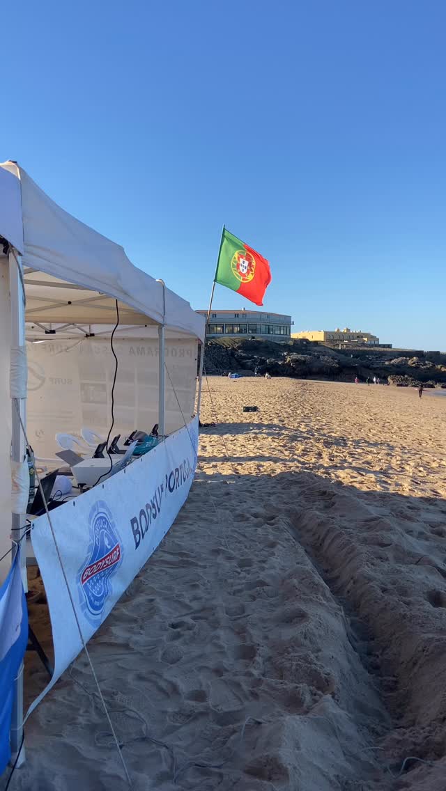 All set! 👍 Início da prova dentro de minutos. Venham assistir à última etapa do Campeonato Nacional de Bodysurf, na Praia do Guincho, Cascais.
@cascais_oficial
@fps_oficial @ericeirasurfskate @billabong_portugal @dafineurope @espumantaria.pt @portugalnatural_co @fonte_viva_culligan @thebodysurfschool @portugalrentacar @asswsurfacademy @surfrider.lisboa @meobeachcam @ahua.surf @ferroviario.bar.terraco
#bodysurfportugal #campeonatonacional #bodysurf #portugal #cascaispro