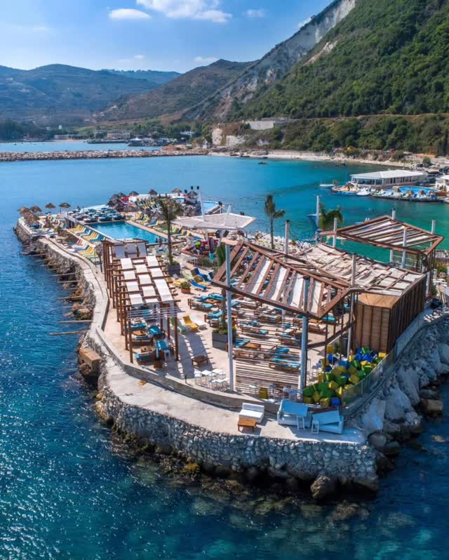 جزيرة روكا بمنتجع مارينا في الهري، قضاء البترون، شمال لبنان 🇱🇧❤️