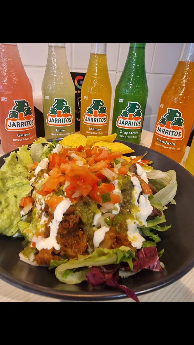 Esittelyssä Taco Niton toiseksi suosituin annos
– Nito Kulho! 🥣
Siinä yhdistyvät aidon meksikolaisen ruoan maut ja täydellinen helppous.
Annosta ei tarvitse syödä käsin 😉
Valitse oma täyte ja salsa – näin saat aina juuri sinulle sopivan annoksen.
Tervetuloa herkuttelemaan! 🇲🇽
#taconito #approvedbymexicans #turku #nitokulho #turku #mexicanfood