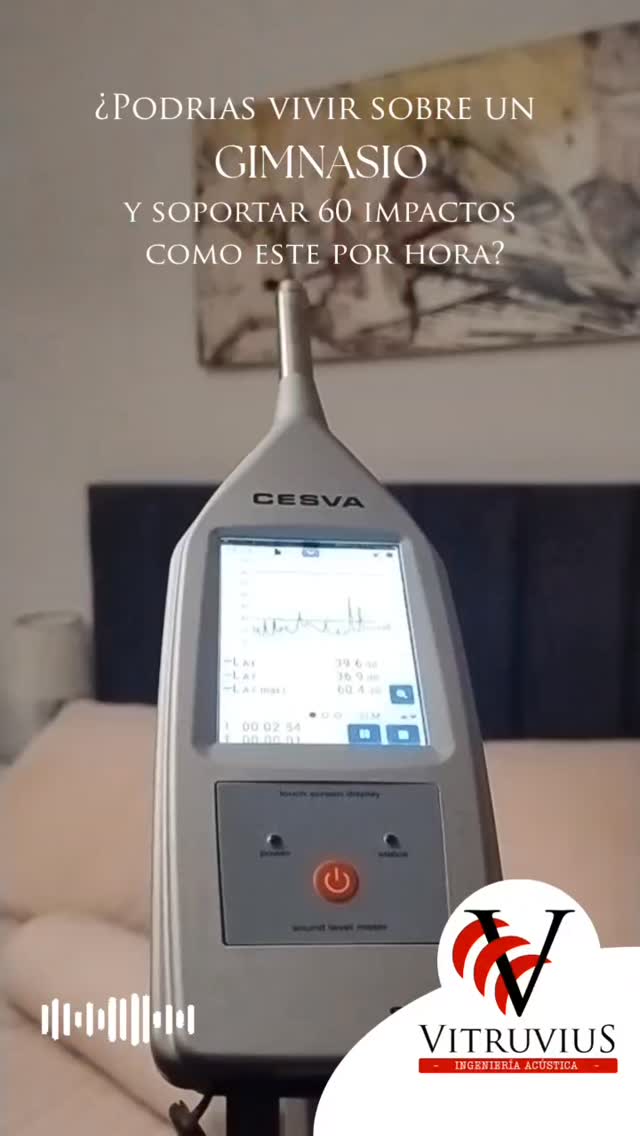 🎥 Ruido invisible, daños irreversibles.
Muchos vecinos de gimnasios padecen un problema poco conocido pero altamente perjudicial: los ruidos de impactos
Los golpes de las pesas y discos contra el piso generan vibraciones estructurales que se transmiten por los edificios, provocando ruidos muy elevados de corta duración, que pueden resultar muy molestos y perjudiciales incluso cuando cumplen con la legislación vigente
📊 En este caso, realizamos un peritaje acústico con nuestro sonómetro de máxima precisión (clase 1) en un edificio del barrio de Recoleta, Buenos Aires, que tiene una conocida cadena de gimnasios en uno de sus pisos. El objetivo: obtener evidencia acústica que será presentada en una demanda judicial.
👉 Vivir junto a un gimnasio no debería implicar estrés, insomnio o pérdida de calidad de vida.
Si percibís golpes, vibraciones o ruidos estructurales en tu vivienda, no lo ignores.
En VitruviuS Ingeniería Acústica contamos con la tecnología y la experiencia para medir, analizar y certificar este tipo de contaminación sonora.
🌐 www.acusticavitruvius.com
📞 WhatsApp +54 9 11 6321 6230
#Acústica #Ruido #PeritajeAcústico #IngenieríaAcústica #RuidosMolestos #Vibraciones #ContaminaciónSonora #RuidoEstructural #Gimnasio #PeritoAcústico #MedicionesDeRuido #CalidadDeVida #VitruviuS