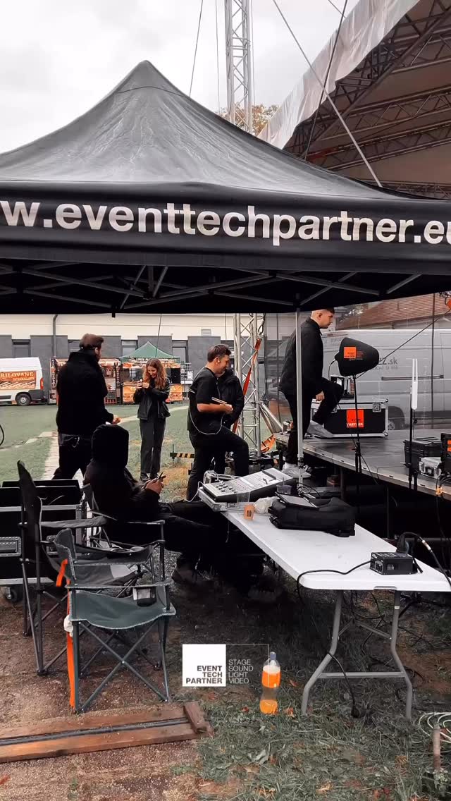 🎶 BAD KARMA BOY dnes naživo v Žiline!
Skvelá atmosféra, výborná hudba a my sme boli pri tom.
Technické zabezpečenie: EVENT TECH PARTNER .EU
#badkarmaboy #zilina #eventtechpartner #liveconcert #soundandlight #stagerent #podium #ozvucenie #osvetlenie #slovakmusic
@badkarmab0y