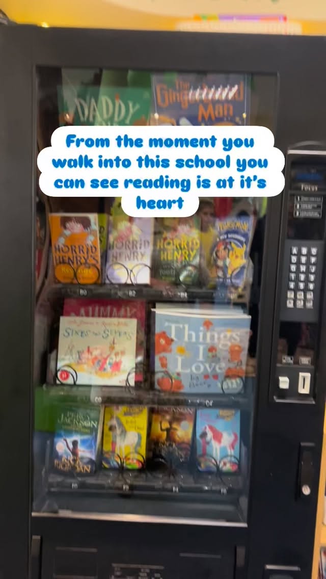 What a privilege to be in this truly amazing school! Reading and storytelling are evident in every brick of this building. Thank you for having me @frontlawn_eyfs ! #readingmatters #take10toread @literacy_trust can there be an award for most reading centred school? I have nominations!!! #authorvisit