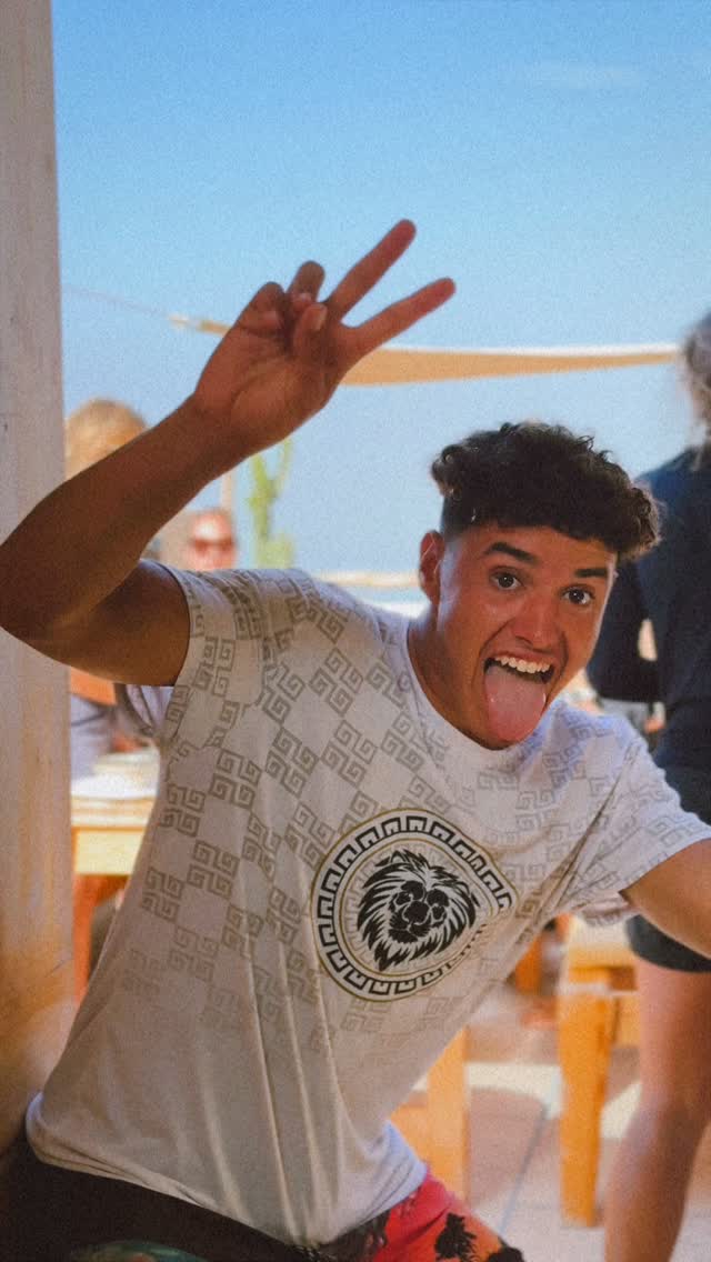 Surf, yoga, sunsets & the best crew 🌞
The last weeks have been full of good vibes — and we’re not done yet.
A few spots left for the next months — don’t miss out ✨🌊
#melosurfandyoga #surfingmorocco #morocco #taghazout #surf #enjoy #surfing #travel #yoga #taghazoutbay #surfandyogaretreat #yogaretreat #surfretreat #surfcamp #surfcampmorocco #surfcamptaghazout