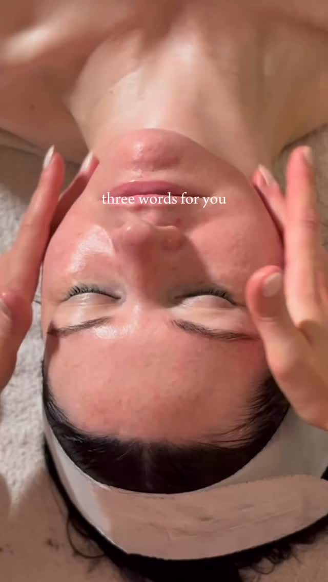 TREAT YOUR SELF 💋
We just had to share this — Maria (@amaaesthetics_ni. ) gives the most incredible facials! 💆♀️💫
She has medical background, so you’re in expert hands. Maria uses Medik8, a skincare line backed by real science — and the glow speaks for itself! 🌿✨
If your skin’s been craving a little love… this is your sign to treat your self ❤️
📍 La Boheme Hub, Lisburn
💉 by @amaaesthetics_ni
🧴 using @medik8skincare
#LaBohemeHub #LisburnSalon #LisburnBeauty #NorthernIrelandAesthetics #Medik8Facial #SkinConfidence #GlowingSkinNI #AestheticNurse #FacialsNorthernIreland #Medik8Results #LisburnSkinClinic #TreatYourSelf #SelfCareNI #NorthernIrelandSalon