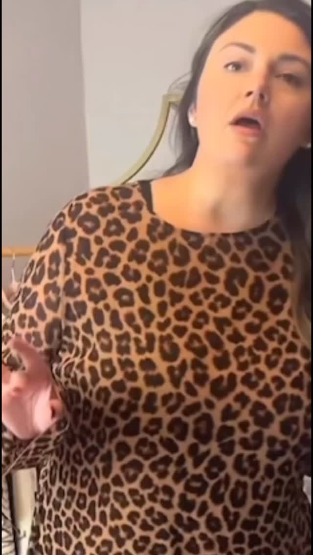 I know everyone loves the yellow…but can I interest you in the blue?! These Frye look a like boots are all the rage. I do love the yellow, but I’m glad I chose a different color to bring some pizzaz to my fall outfits
Comment SHOP below to receive a DM with the link to this post on my LTK ⬇ https://liketk.it/5qX47 #ltkshoecrush #ltkmidsize #fallfashion #falloutfits #fryeboots #fallstyle #leopardprint