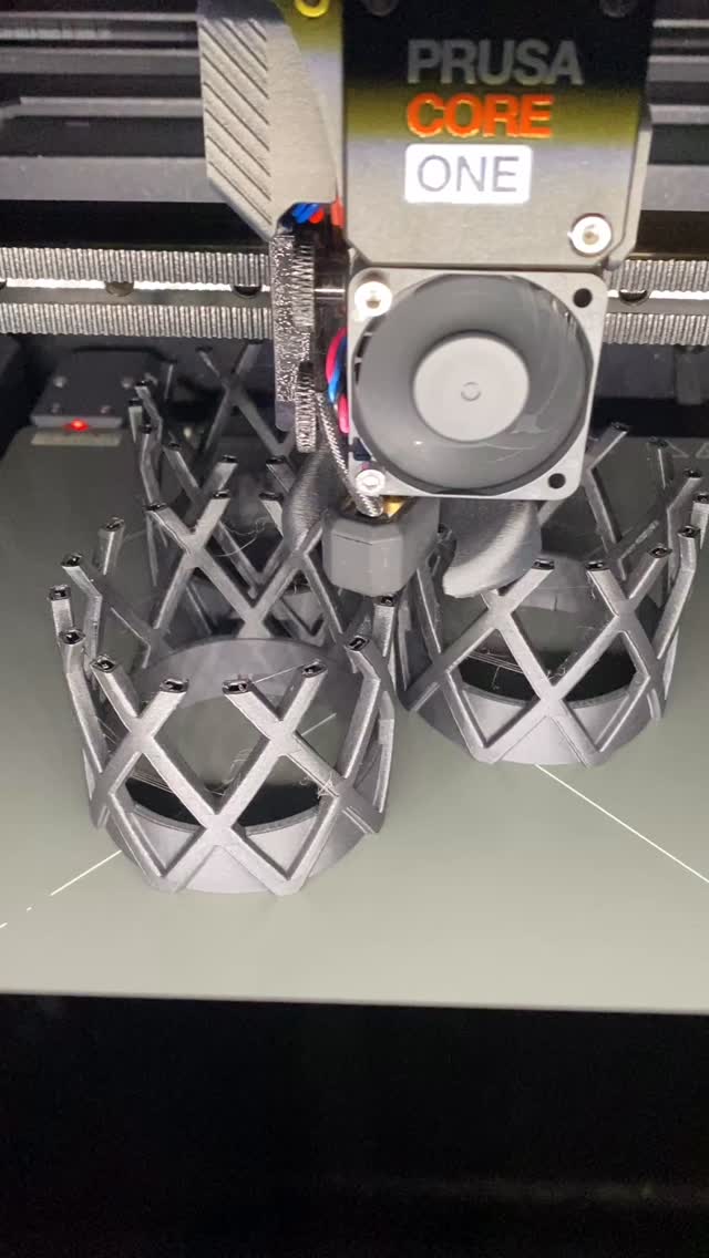 Printer: #prusacoreone
Settings: SPEED 0.25
Material: PLA #polyterra charcoal black
#3dprinting #3ddruck #mosspole #labyrinthwuerfel