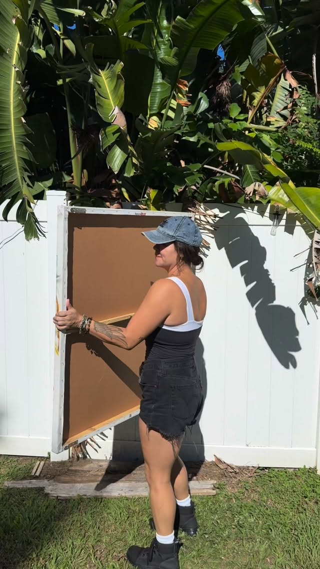 I might wear all black, but my art has other plans. 🌈
Created for the @balharbourshops Creative Challenge — inspired by fashion, architecture, and timeless luxury.
A colorful fusion of illustration and painting, made to celebrate both worlds.
#paintingreveal #BalHarbourShops #artistonreel #bhscreative60