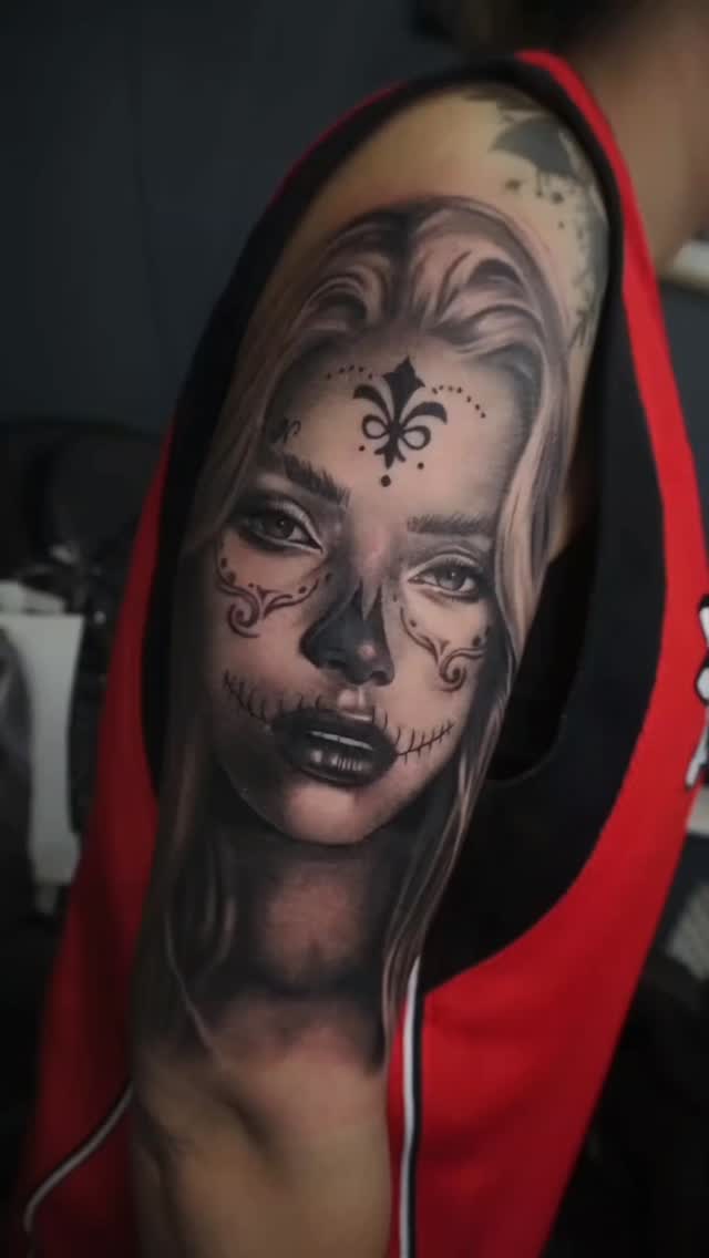 Arist @marie.nik.tattoo
Style - Black and grey realism
Enquiries - info@lost-tower.co.uk
#tattoo #tattoolife #tattoostyle #blackandgreyrealism #blackandgreytattoo #tattoofamily #tattoostudio #losttowertattoo