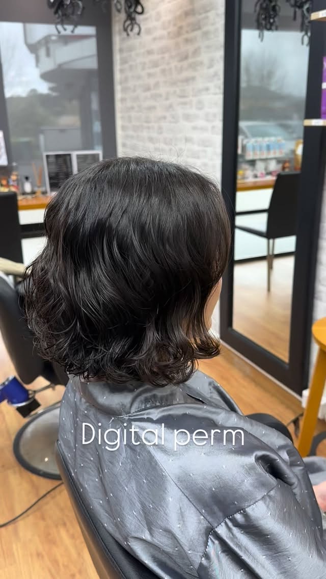 Digital perm 💆🏻♀️
#shilohair#aucklandsalon#koreanhairstyle
#digitalperm#wavyhairstyle#nzhair#단발펌