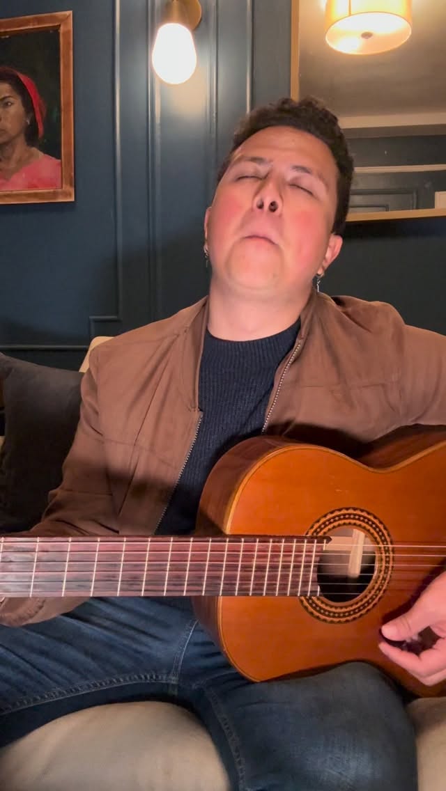 Mi gente!
I know it’s been a while since I last posted on IG, thank God I’ve been really busy with a lot of cool projects happening at the same time and I’m beyond grateful for that.
I just got home from playing a Celia Cruz tribute at @joespub with my beautiful brothers and sisters @jaimelozano @cosmesaul @jmateopr @dr.of.affections @mayelahbarreram @migguelanggelo @saravornelas and @_adrianamsantiago_ and I really wanted to post something again. This song came to my mind immediately and it took me back to when I was maybe 13 and I heard it for the first time in Mexico and it blew my mind 😱 since that moment it became one of my favorite Mexican folclórico songs.
I hope you like it, music is definitely one of the best things that God has given me in life. Love you all!
Stay tuned for upcoming shows!! ❤️🇲🇽🇲🇽
#méxico #mexico🇲🇽 #mexicanmusic #acousticguitars #takamine #falsetto #cantante #singer #folk #folclore #foryou #parati