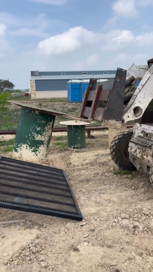 The grind never stops! We’re putting in work every week to make the Kyle Flea Market a better place to gather. So grab lunch from the fabulous food trucks and head to our brand new seating area by the side entrance! Make sure to marvel at the hand painted mural commission along the rampway by @lilbeccante