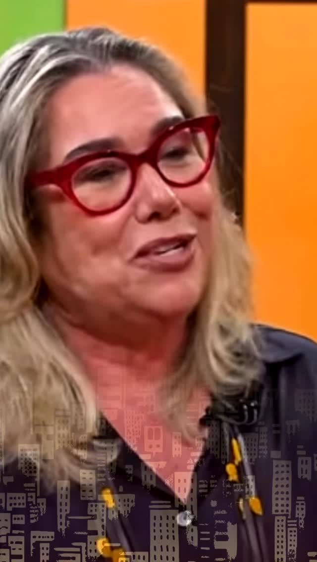 ✨ LIMÍTROFE no Sem Censura!
Nossa atriz @malufalangola contou no programa como tem sido fazer parte dessa dramédia que tá ganhando o coração do público 💛
Falou como lidamos com o tema Saúde Mental de forma leve, a troca linda com a plateia no fim das sessões, os corres de manter um projeto independente e as participações e palestras que deixam cada semana ainda mais especial. 🎭✨
🎟️ Garanta seu ingresso no Sympla ou pelo Vivo Valoriza, com 50% de desconto para clientes Vivo.
💛 LIMÍTROFE - ÚLTIMAS SEMANAS
🗓️ Até 26 de outubro
⏰ Qui a sáb | 19h — Dom | 18h
📍 Teatro Dulcina – RJ (ao lado do Metrô Cinelândia)
🎟️ Ingressos no Sympla (link na bio)
💜 Clientes Vivo têm 50% de desconto pelo Vivo Valoriza.