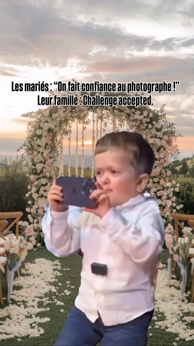 La famille : « On veut juste une petite photo 😇 »
Le photographe : « …mais je suis littéralement payé pour ça. »
Mention spéciale à tonton et tatie, toujours prêts à se placer pile devant l’objectif au moment parfait.
Merci pour les coudes dans le cadre et les flashs surprises, sans vous, ce serait presque trop facile ! 😂
#PhotographeDeMariage #WeddingHumor #PhotobombFamilial #Mariage2025 #FamilleFolle #MomentsDeMariage #HumourMariage #TontonEtTatie #WeddingVibes #WeddingLife #ClichéDeMariage #PhotographePro #WeddingFun #BehindTheScenes #LoveAndLaughter