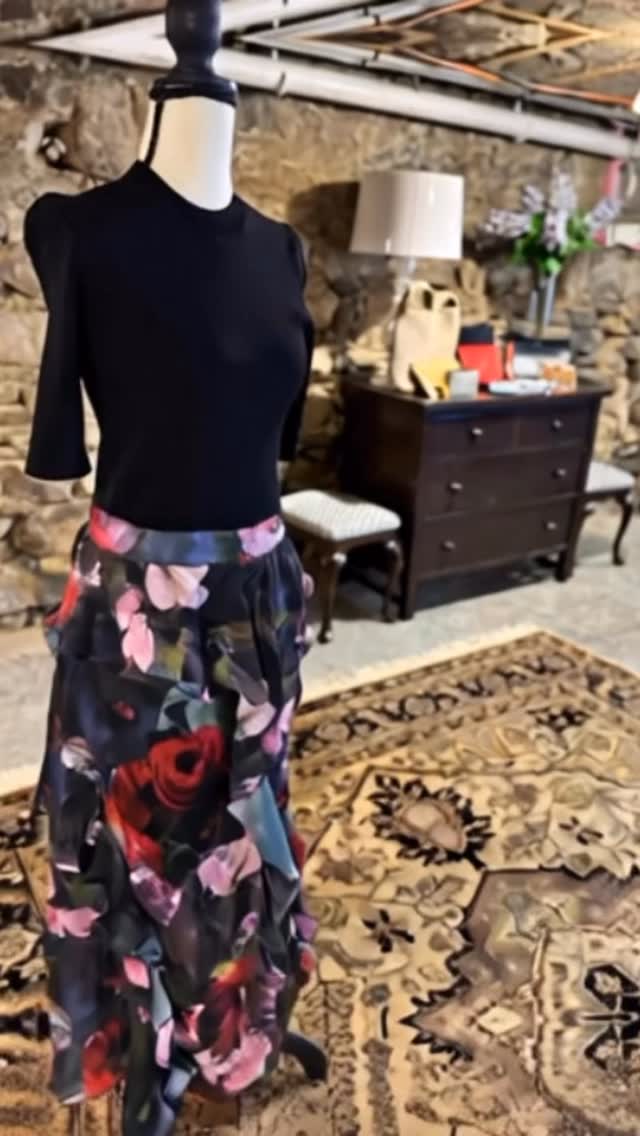 First look ✨ The Vault is coming together and we’re so excited to be opening soon! A space where you can find one of a kind pieces, sip, shop, and explore. 👀 Take a peek at our website and settle in to CT Style Vault 🗝️
Link in bio. #ctstylevault #darien #sustainablefashion