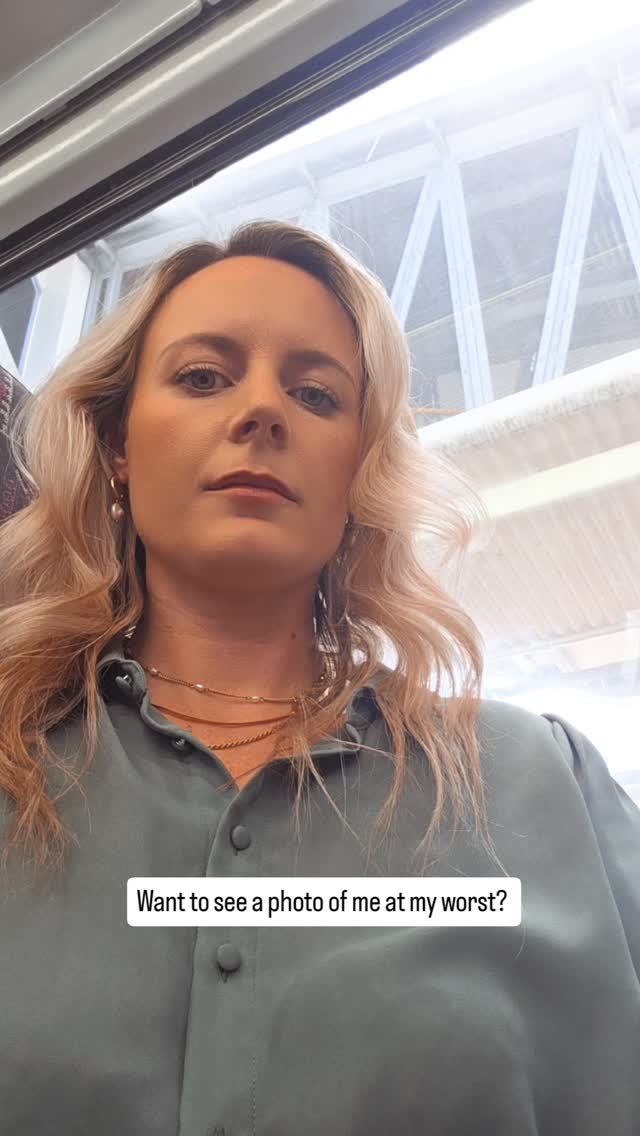 This was me in 2020. Smiling, functional, and absolutely falling apart inside.
Perinatal mental health doesn’t have a ‘look.’
Sometimes it hides behind the ‘I’m fine,’ even the tidy house, and the happy family photos.
Check on the mums who also seem ok, sometimes we’re just really good at pretending.
#motherhood #PerinatalMentalHealth #thepowerofbirth #postpartum #matrescence #maternalmentalhealth #birthtrauma #hg #perinataltrauma #anxiety #covid #rage #ptsd #womenshealth #identity #invisiblewomen