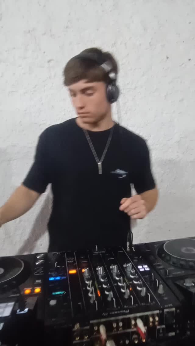 Expocarreras 2025
Villa Allende
@lorenzobalzarini_
@valentinavazquezbournot
Orbital Djs
#Expocarreras2025
#VillaAllende
#OrientaciónVocacional
#Educación
#Carreras
#FuturoProfesional