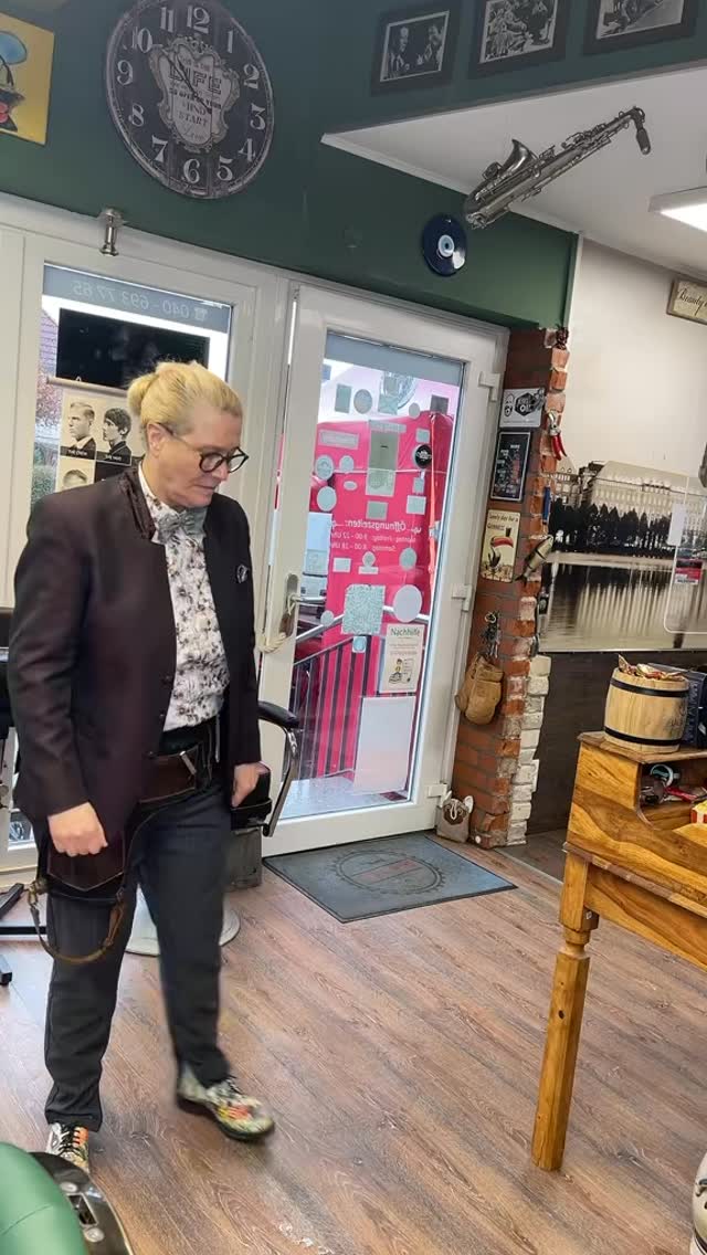 Wenn Chef Montags morgens wieder undeutlich redet……… kann ich ja gar nix dafür😂😂🤣🙂↕️🙂↕️🙂↕️