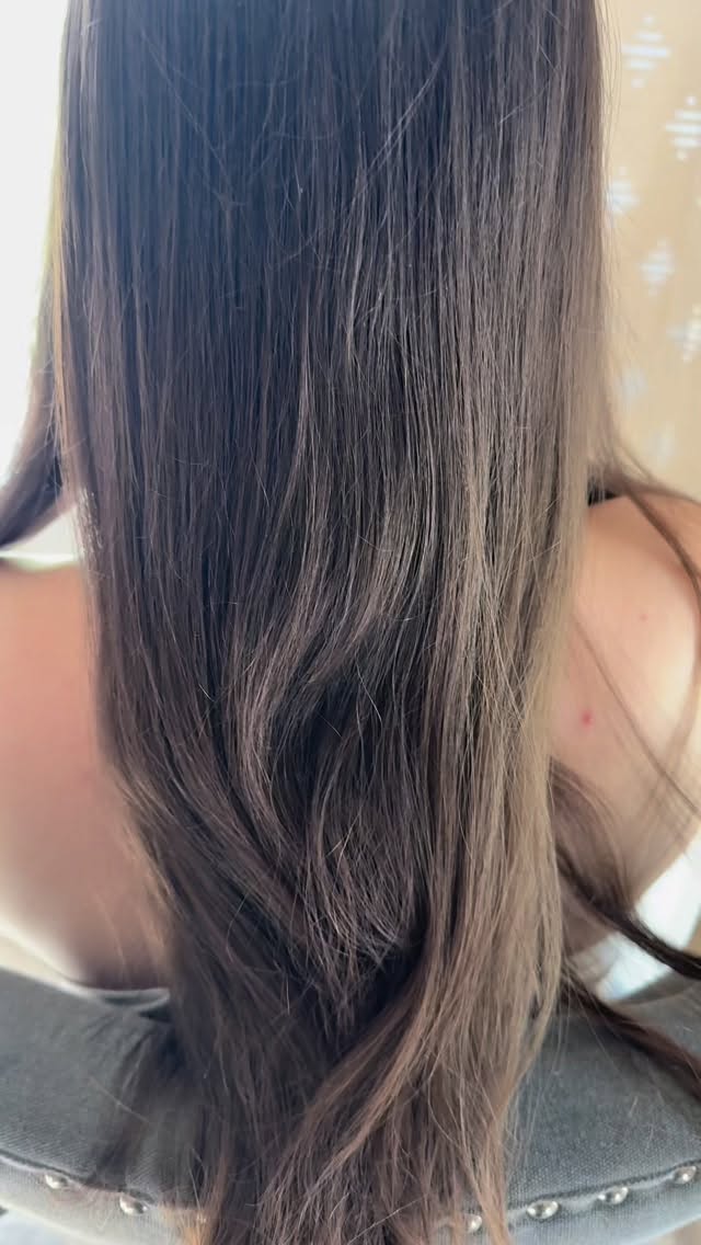 ✨ Following on from the makeup glow-up, here’s my bride’s hair transformation – before, after, and that final moment in her dress ✨
From soft prep to polished perfection, every detail came together beautifully. The waves, the structure, the elegance… it’s giving full bridal vision 🤍
Would you wear this style on your big day? 👰♀️💭
#BridalHair #BridalTransformation #BeforeAndAfter #WeddingInspo #HairByMe #BridalStylist #SoftBridalWaves #NorthEastMUA #NorthEastBridal #FYP #ViralBrides