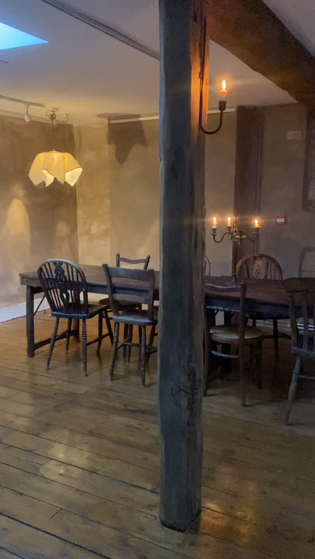 The cold season’s here! Our back room’s booking up for Christmas parties and private events — DM or email info@foletta.com to book a table or reserve the room. If it’s free, come grab a cosy spot! 🍷🕯️#cotswolds #england #wine #tudor