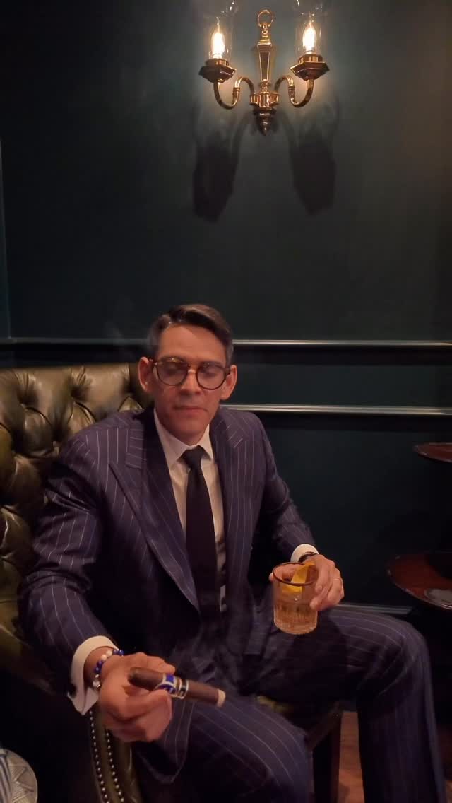 What do you drink with your Charatan cigar? 👀
#CharatanCigars #CigarLifestyle #CigarLovers #CigarTime #FineCigars #CigarAficionado #WhiskyAndCigars #TeaAndCigars #CigarPairing #CoffeeAndCigars