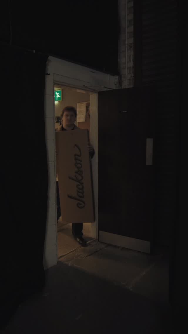 You gotta love new guitar day! 🎸
My unboxing and run through of the new @officialjacksonguitars LM-87 @leemalia Signature guitar!
This is NOT a sponsored video at all so all my opinions in this video are totally legit ✌🏼
Absolutely beautiful guitar which I am buzzing to own and get ripping ⚡️
Stay tuned for the tone demo tomorrow 👀