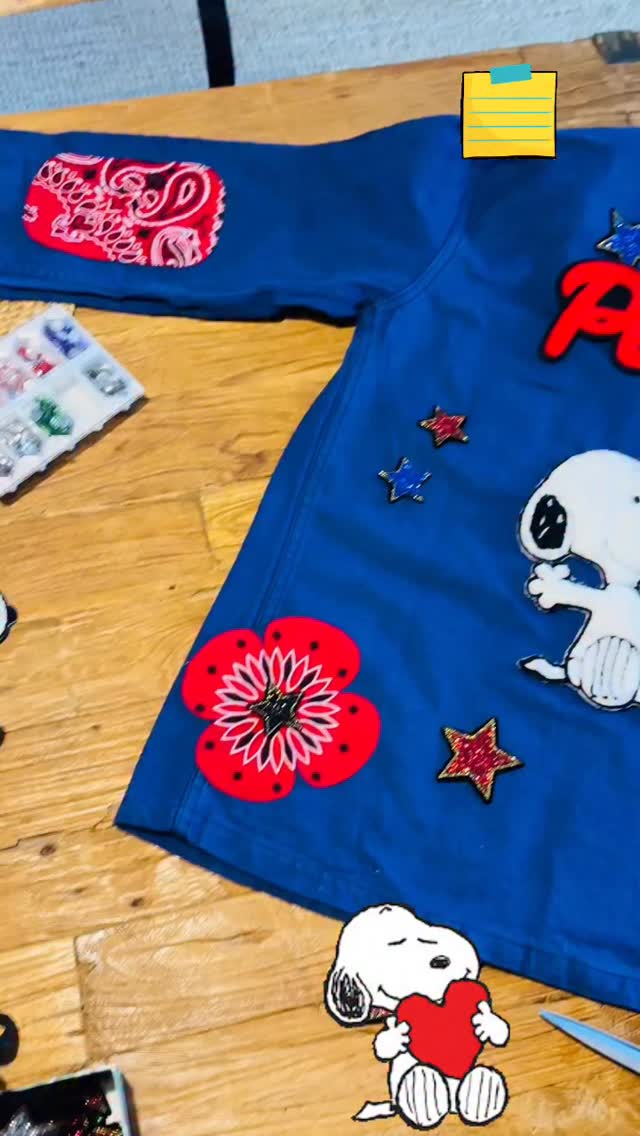 Nouveau projet.
Bleu de travail vintage authentique fabriqué en France.
Customisation en cours…
Pièce unique.
#pieceunique #artisanatfrancais #madeinfrance #nice #madeinfrance🇫🇷 #love #bandana #snoopy #etoile #star