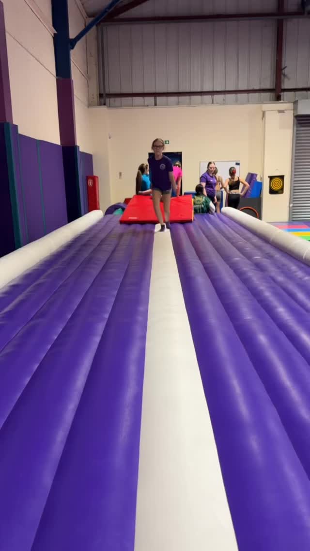 Our springers have been flying! 🤸♀️💜
Fancy joining the fun?
💫 Melton classes now have spaces!
🕕 Thursdays 6:20–7:20pm Age 8+
🕐 Saturdays 12:20–1:20pm Age 8+
Try a free taster — email hello@littlespringersgymnastics.com to get started! 💌
#littlespringersgymnastics #syston #leicestershire #gymnastics #meltonmowbray #recreationalgymnastics #leicester #gymnasticsforall #melton