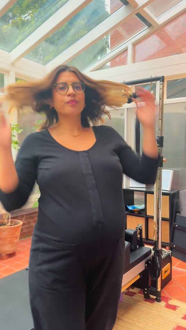 My workout buddy 😅
#mumofgirls #ivfmom #ivfmiracle #familyof3 #prenatalpilates #prenataltower #pregnancypilates #31weekspregnant #thirdtrimesterworkout