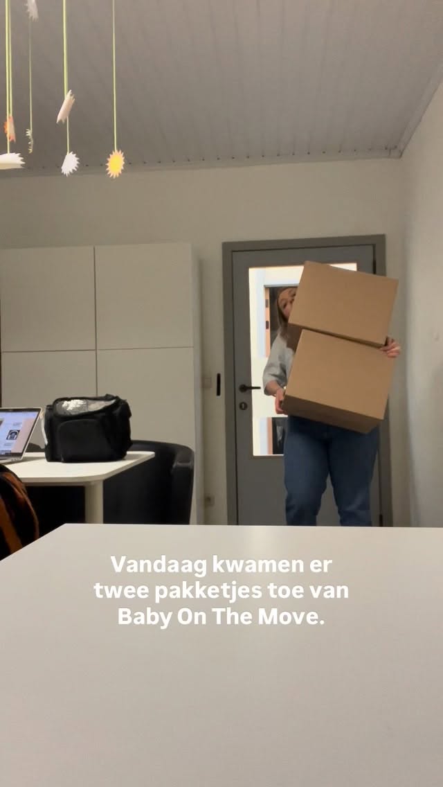 Elke dag werken we met kinderen die extra ondersteuning nodig hebben — kinderen met autisme, ADHD of een ontwikkelingsstoornis. We helpen hen groeien, op hun tempo, met veel geduld, warmte en plezier. 🌿
Vandaag mochten we een prachtig pakketje ontvangen van @babyonthemove_com , vol spullen die onze werking nóg mooier maken. Hun gift zorgt niet alleen voor nieuwe materialen, maar vooral voor blije gezichtjes, nieuwsgierige ontdekkingen en momenten vol trots. 🧡
Dankjewel om mee het verschil te maken.
Wil jij als merk of bedrijf ook bijdragen aan een warmere toekomst voor onze kinderen?
We staan open voor samenwerkingen, schenkingen of creatieve initiatieven die onze werking ondersteunen.
Want als er iets is dat we elke dag zien, dan is het dit: samen kan je écht een wereld van verschil maken. ✨