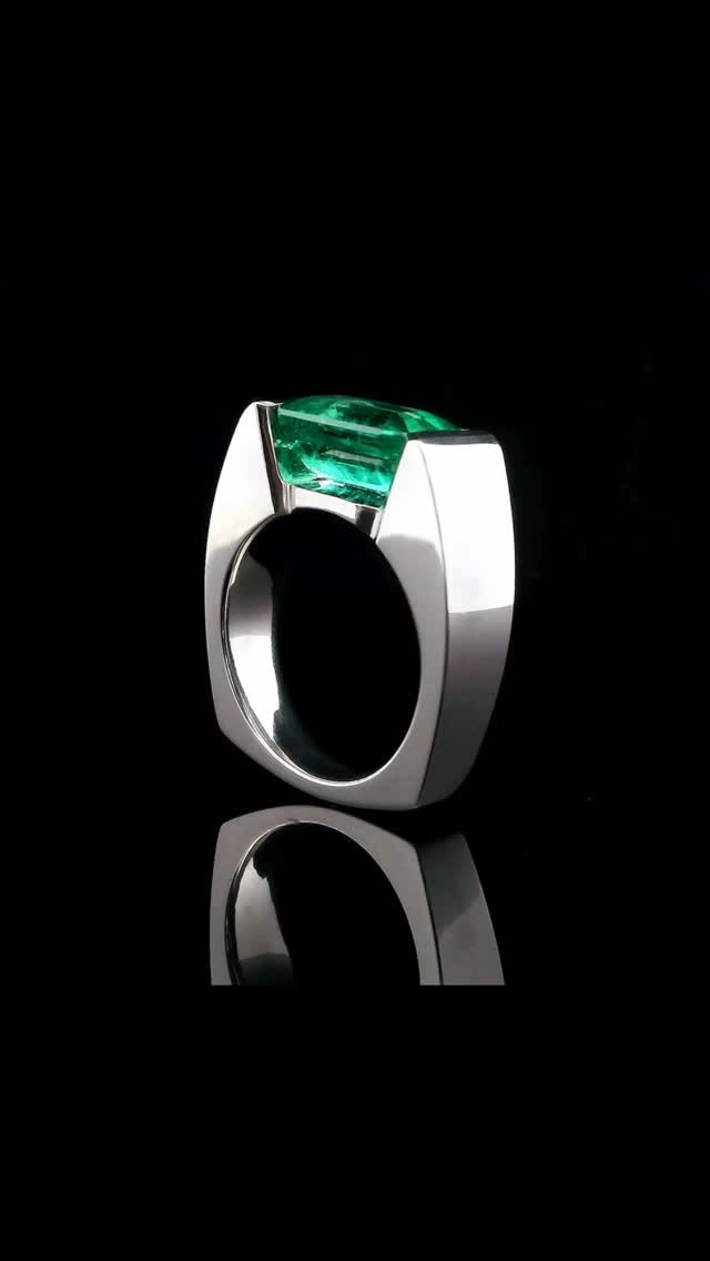 Some creations test the limits of both imagination and skill.
This platinum ring — set with an our client’s glowing green emerald — is one such piece.
A design few would dare to attempt, brought to life by our master craftsman, Andrew. Precision met patience; strength met delicacy. Every line, every angle, every reflection had to honour the stone’s rare character — and the woman it was made for.
Now, it shines as more than an engagement ring. It is a testament to the fabulous result that happens when her vision and trust met our skill and craftsmanship.
#emerald #emeraldring #australianjeweller #customengagementring #craftmanship #adelaidejeweller #platinum #adelaideweddings #martinrogersjewellers