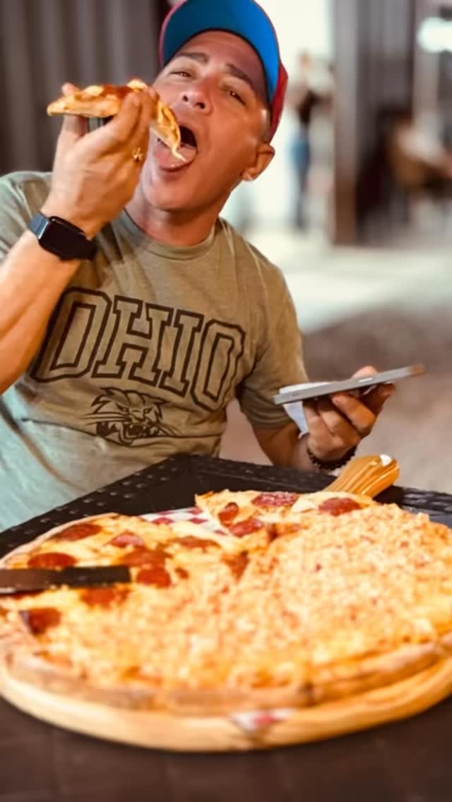 🚨 PELIGRO: esta pizza puede causar antojos inmediatos 😍
Ven a probarla en BigPizza, solo en Karreyegua.
#Karreyegua #FoodSpot #SanJuan #PizzaLovers #GoKarts