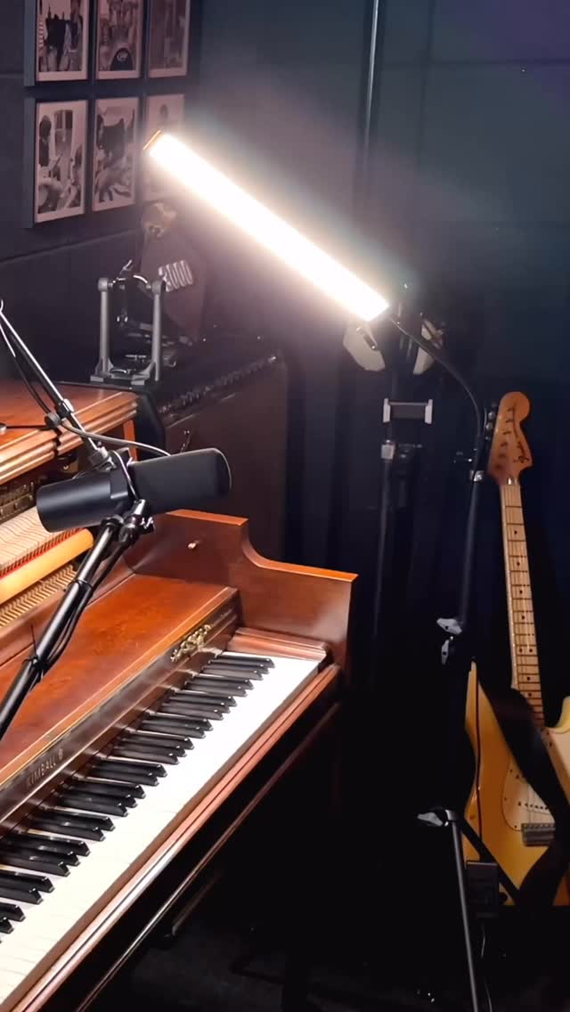 she don’t care (the open book sessions)
the first song from my new stripped-back acoustic project, the open book sessions. Check out the full video
#theopenbooksessions #acoustic #indiemusic #singersongwriter #jazz