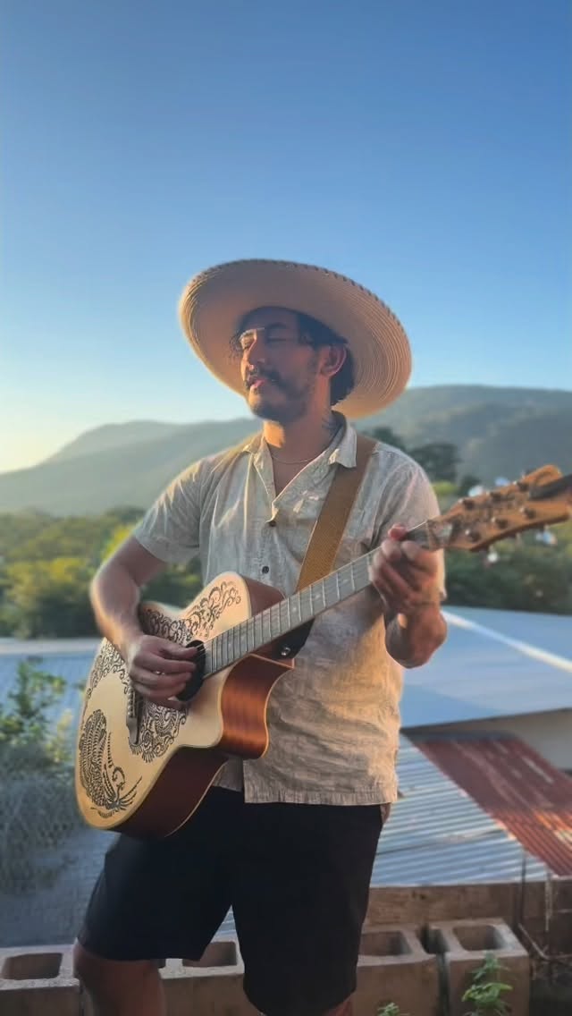 🚨 NEW SONG ALERT! 🥭🥥🍉🍍🍌
“Cease on All Fruit” releases tonight at midnight 10/15!
While this is a bit of a surprise, it is very fitting and intentional as we close hispanic heritage month and indigenous peoples day 🪶 Our people’s histories are passionate & persistent. Against colonialism and genocide we have persevered, and we will continue 🌎
¡ALERTA DE NUEVA CANCIÓN! 🇸🇻🇲🇽🇬🇹🇭🇳🇳🇮🇨🇷🇵🇦
“Cease on All Fruit” se lanza esta medianoche del 15º!
Sale una sorpresa, pero es muy apropiado e intencional al cerrar el Mes de la Herencia Hispana y el Día de La Gente Indígenas 🪶 Las historias de nuestros pueblos son apasionadas y persistentes. Contra el colonialismo y el genocidio hemos perseverado, y continuaremos 🌎