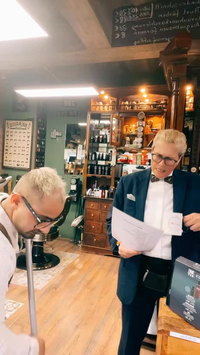 Unser Chef!! 🙃🙃🙂↕️🙂↕️🙂↕️🥰🥰🥰🥰DANKE